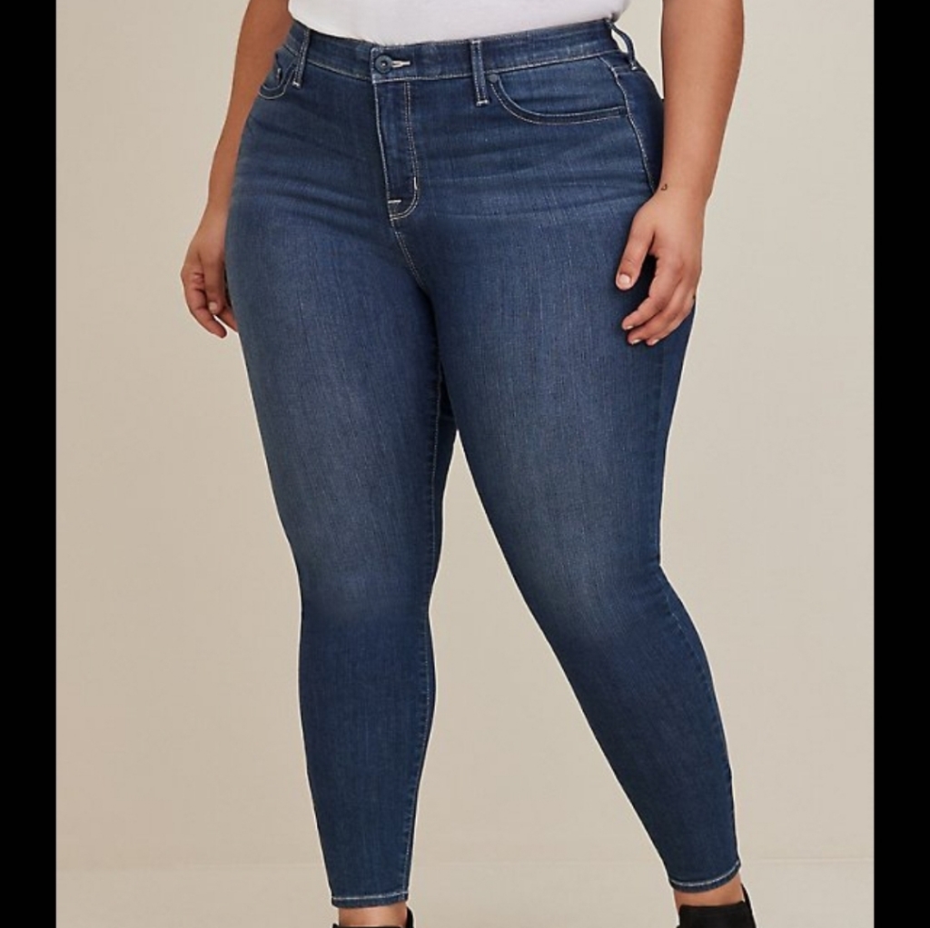 24s  Torrid Skinny Blue Jean